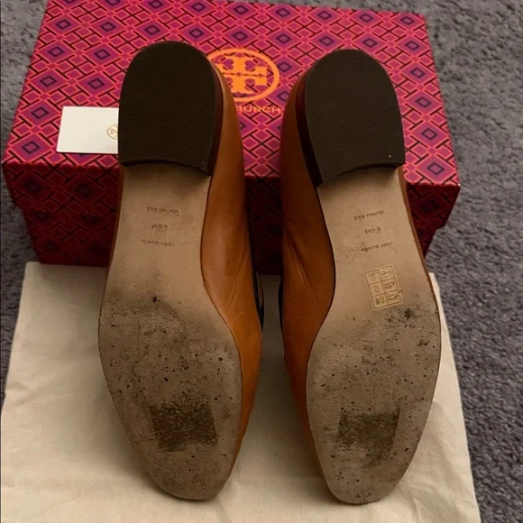 Tory Burch Tan and Navy Loafers with Gold Detail - Picture 4 of 4